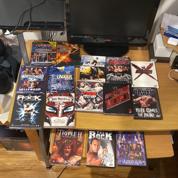 Wwe DVDs Ultimate Collection - Picture 1 of 3